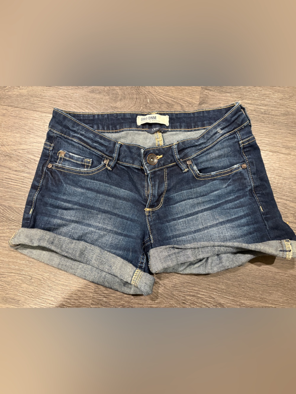 GARAGE Denim shorts Size 0  Dark Wash Denim Cuffed Shorts